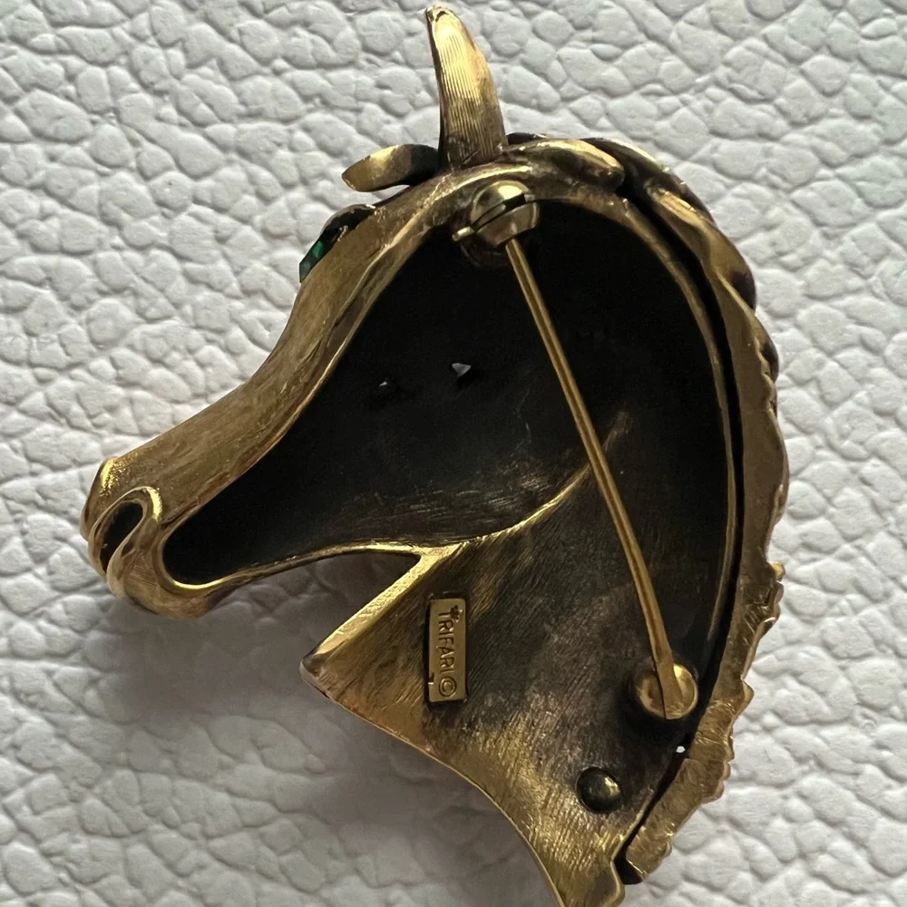 Crown Trifari Golden Horse Head Rhinestone Eyes Figural Brooch - Picture 5 of 6